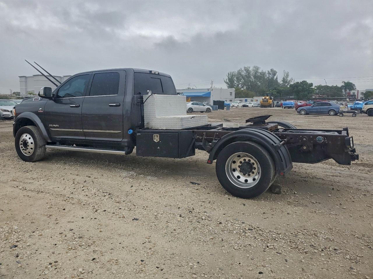 Lot #3309195618 2021 RAM 4500