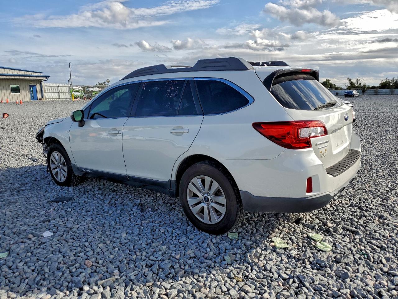 Lot #3311582784 2015 SUBARU OUTBACK 2.