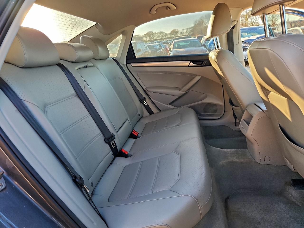 Lot #3316750401 2015 VOLKSWAGEN PASSAT S