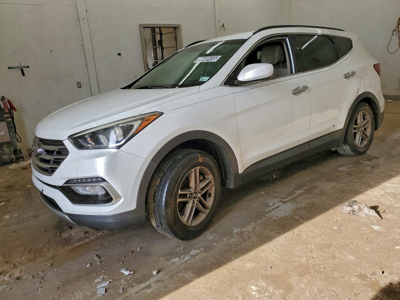 Lot #3312335772 2017 HYUNDAI SANTA FE S