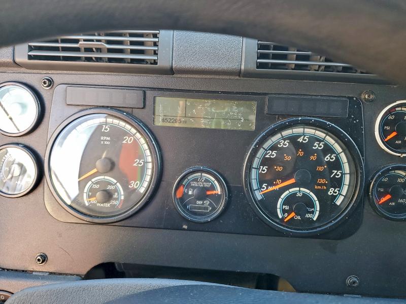 2016 FREIGHTLINER CASCADIA 1 #3309368971