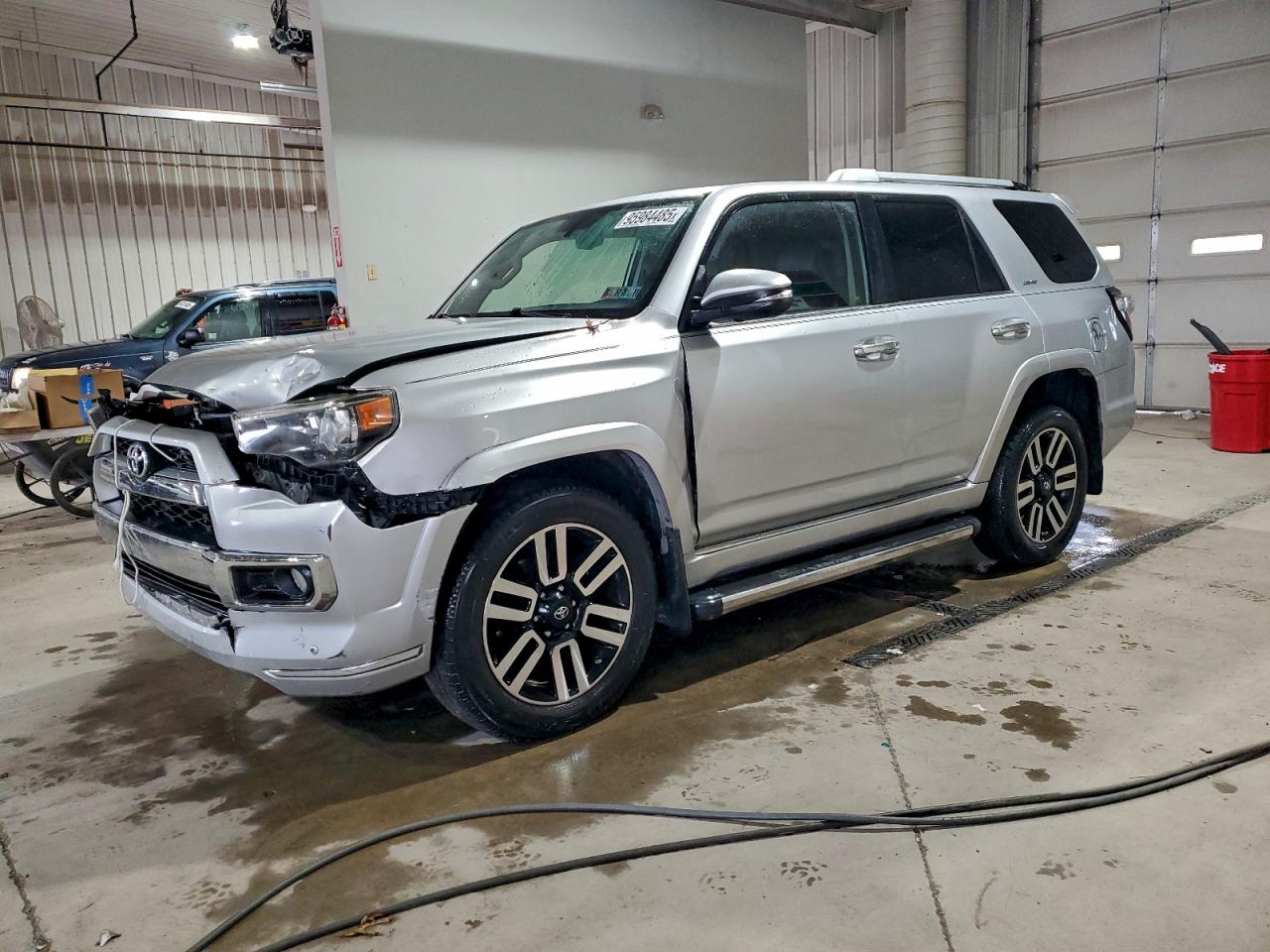 TOYOTA 4RUNNER SR5