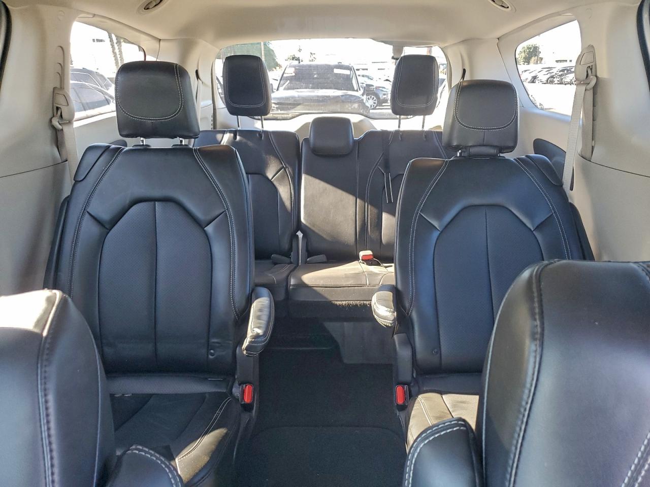 CHRYSLER PACIFICA TOURING L