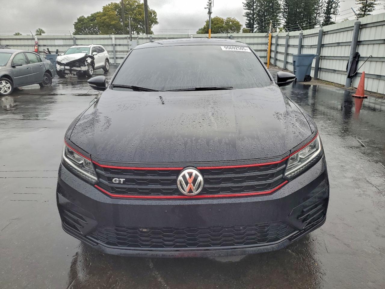 Lot #3310381956 2018 VOLKSWAGEN PASSAT GT