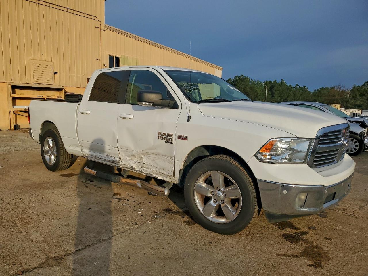 RAM 1500 SLT