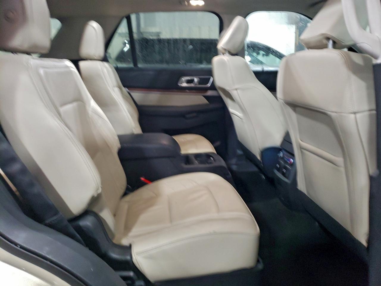 FORD EXPLORER PLATINUM