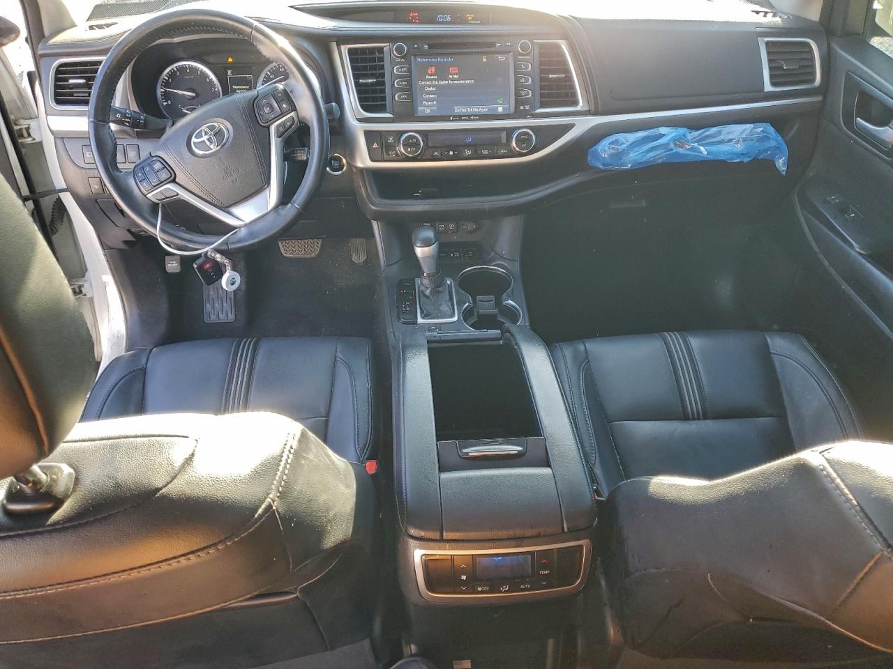 TOYOTA HIGHLANDER SE