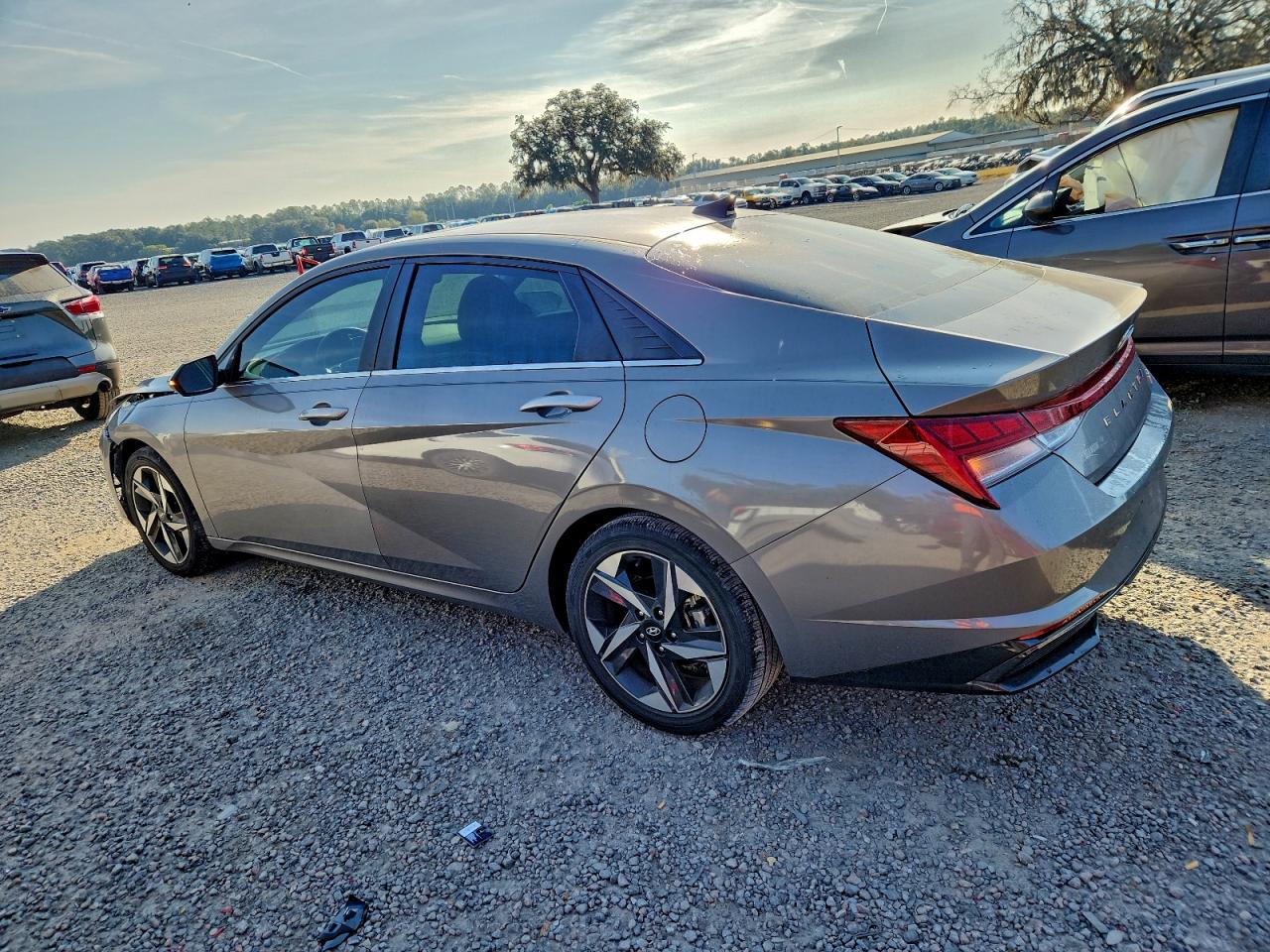 HYUNDAI ELANTRA LIMITED