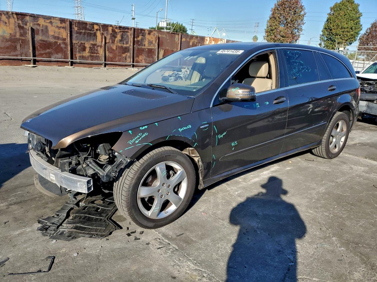 Lot #3309608570 2012 MERCEDES-BENZ R 350 4MAT