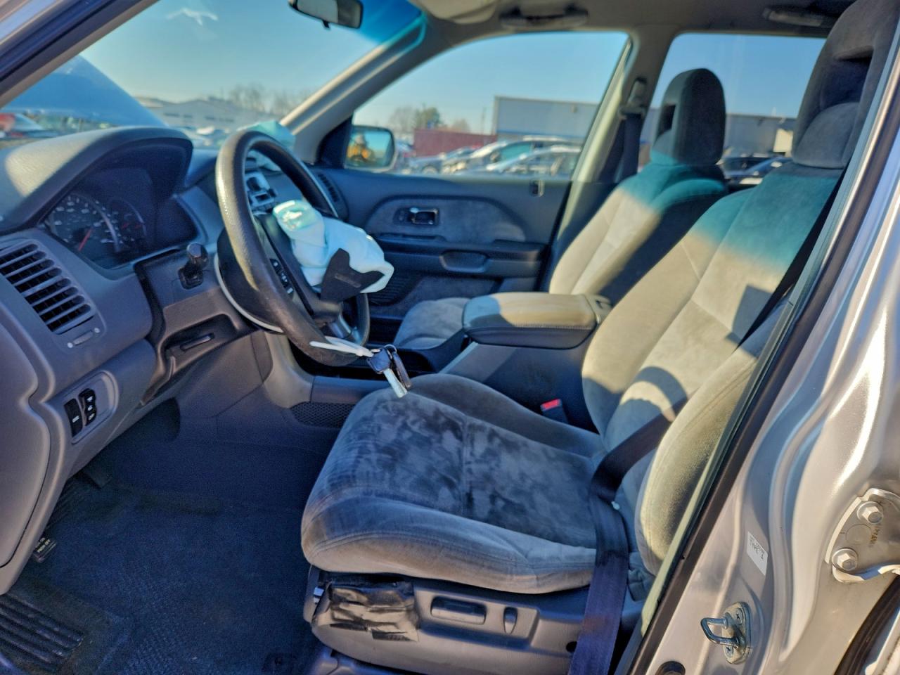 Lot #3317703104 2004 HONDA PILOT EX