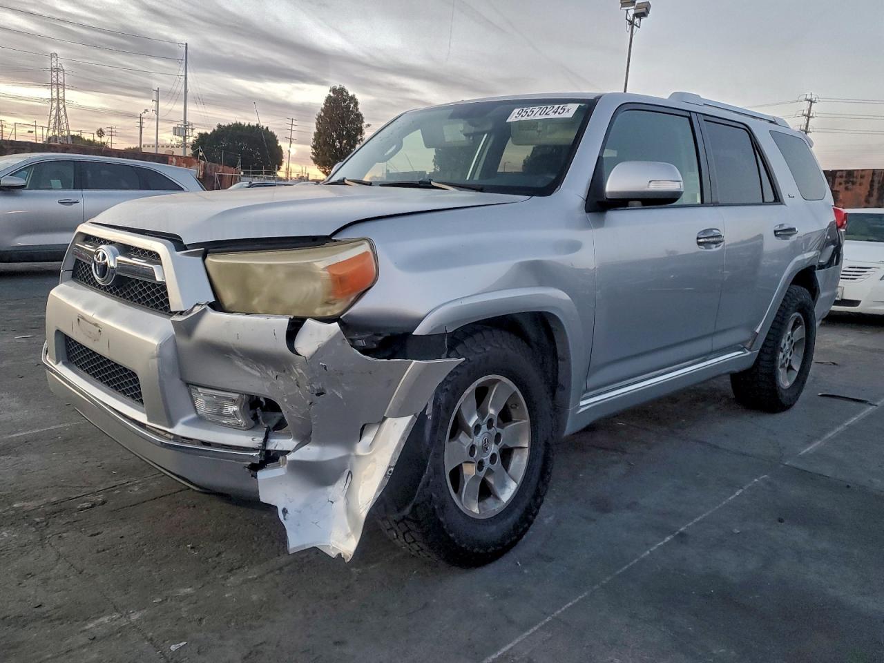 TOYOTA 4RUNNER SR5