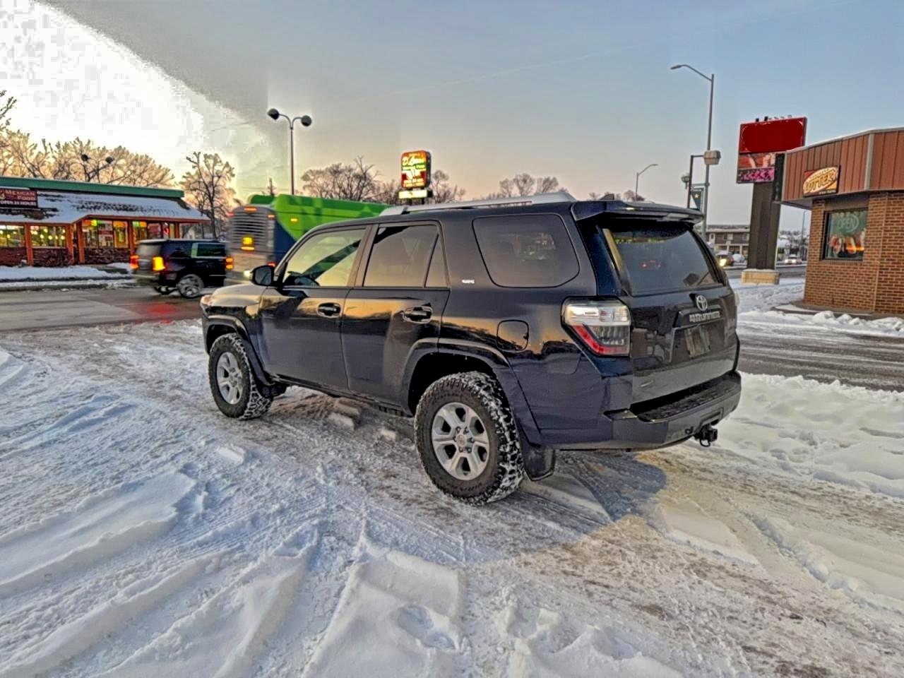 TOYOTA 4RUNNER SR5/SR5 PREMIUM