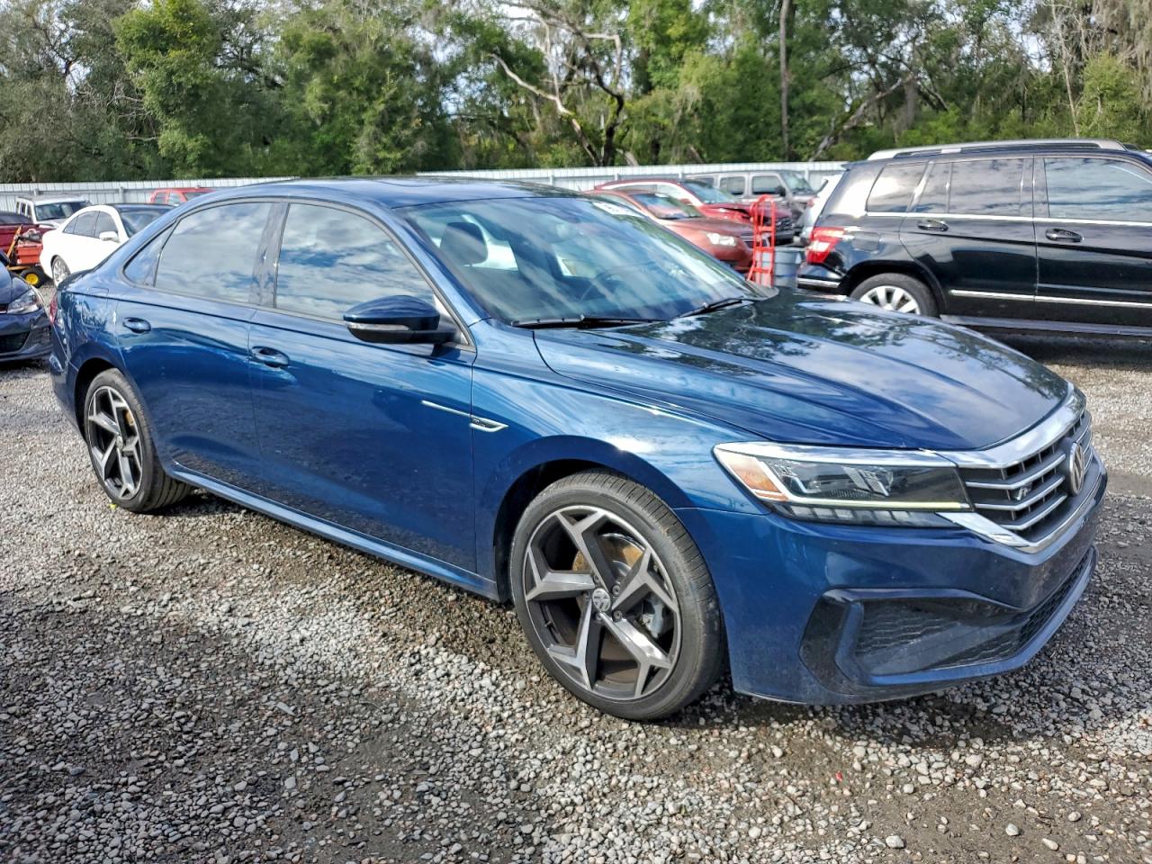 Lot #3315892118 2020 VOLKSWAGEN PASSAT R-L
