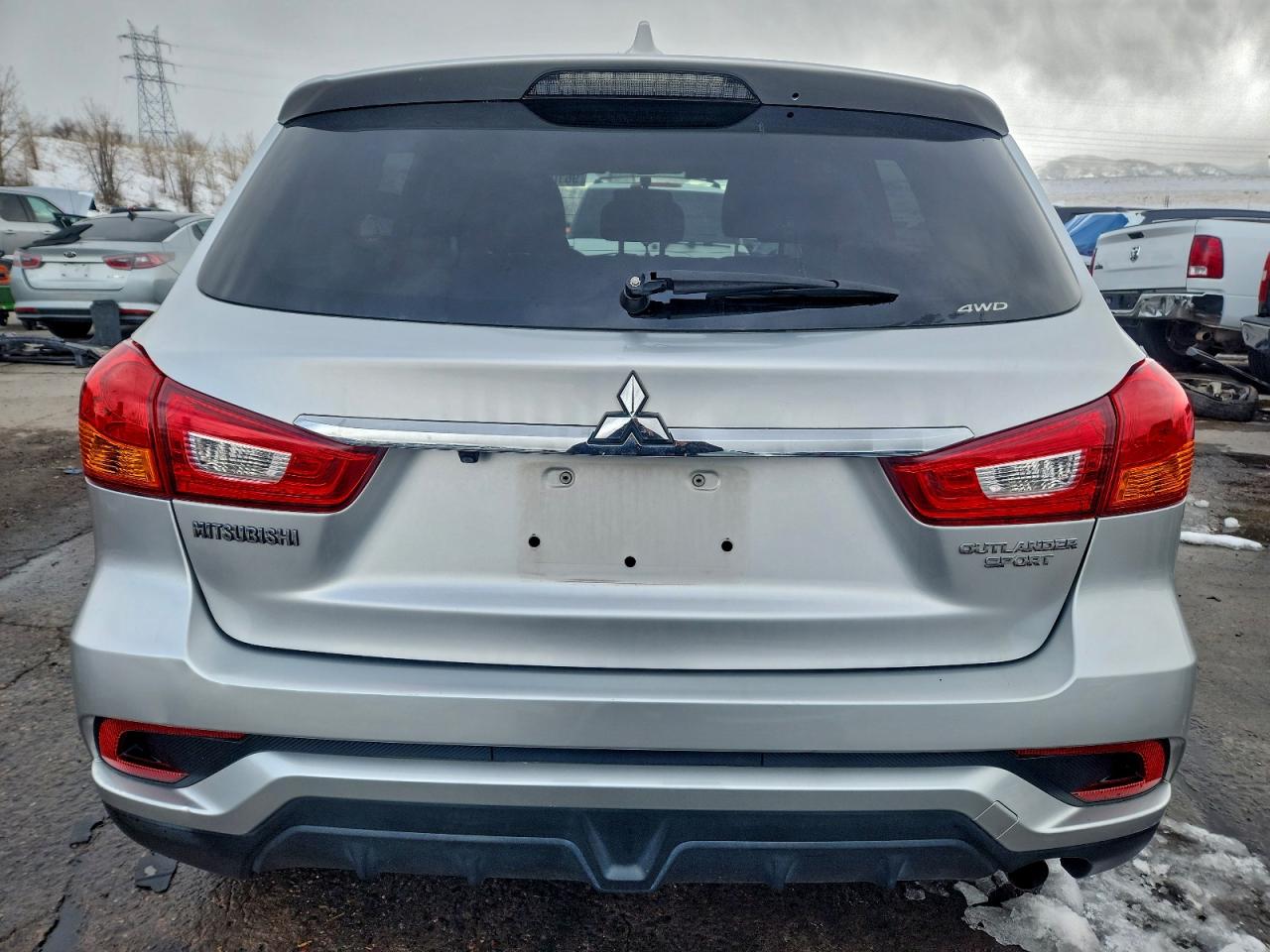 MITSUBISHI OUTLANDER ES