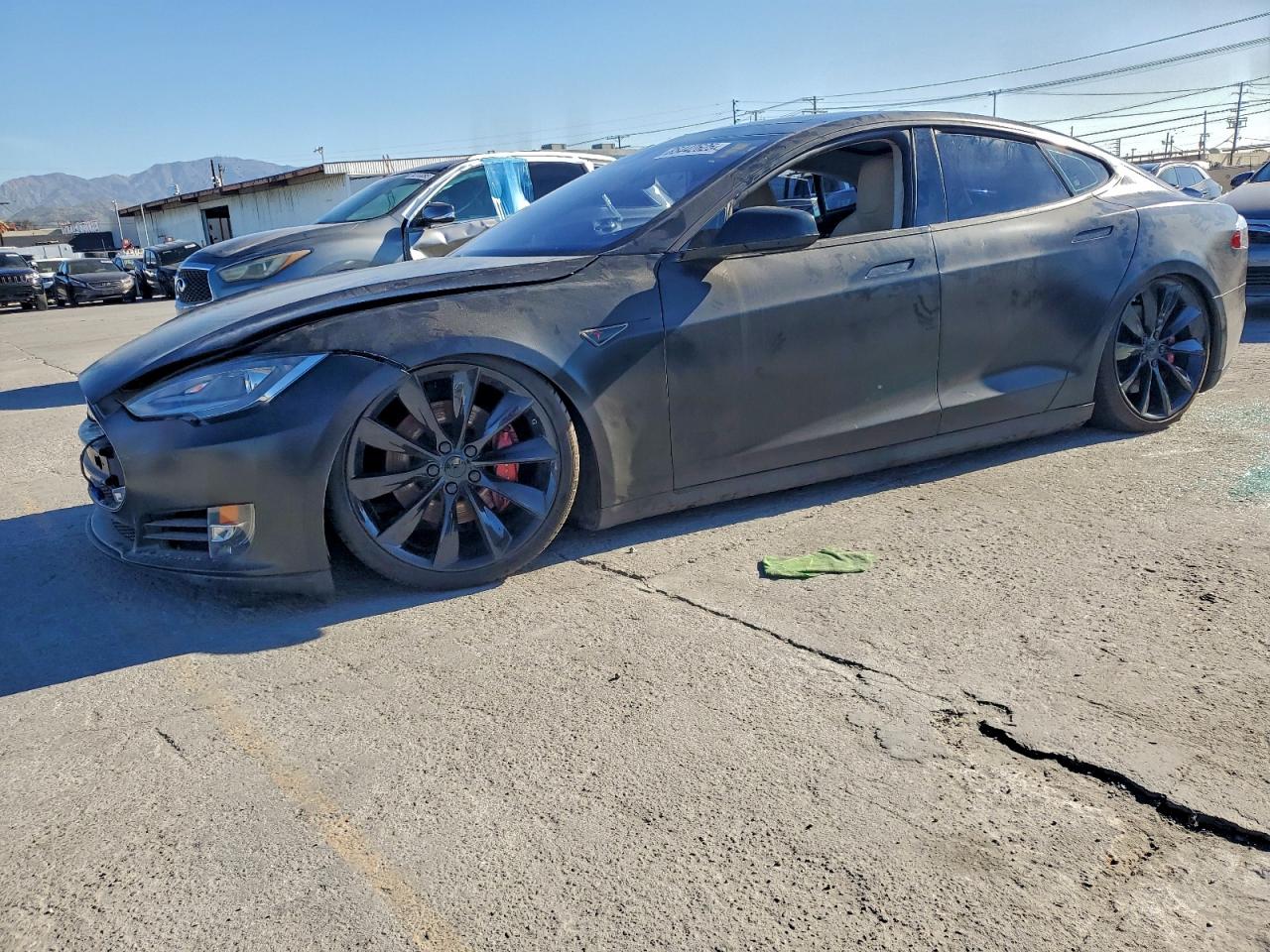 Lot #3316815397 2015 TESLA MODEL S