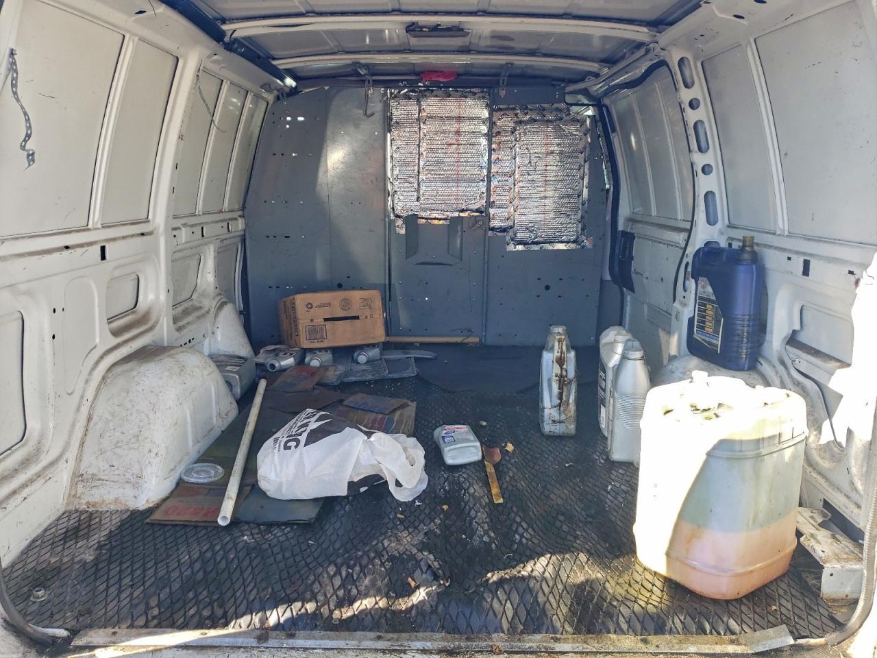 Lot #3311635253 1999 GMC SAFARI XT