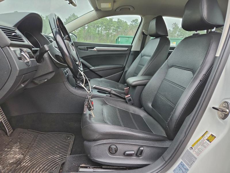 2017 VOLKSWAGEN PASSAT R-L #3304602458