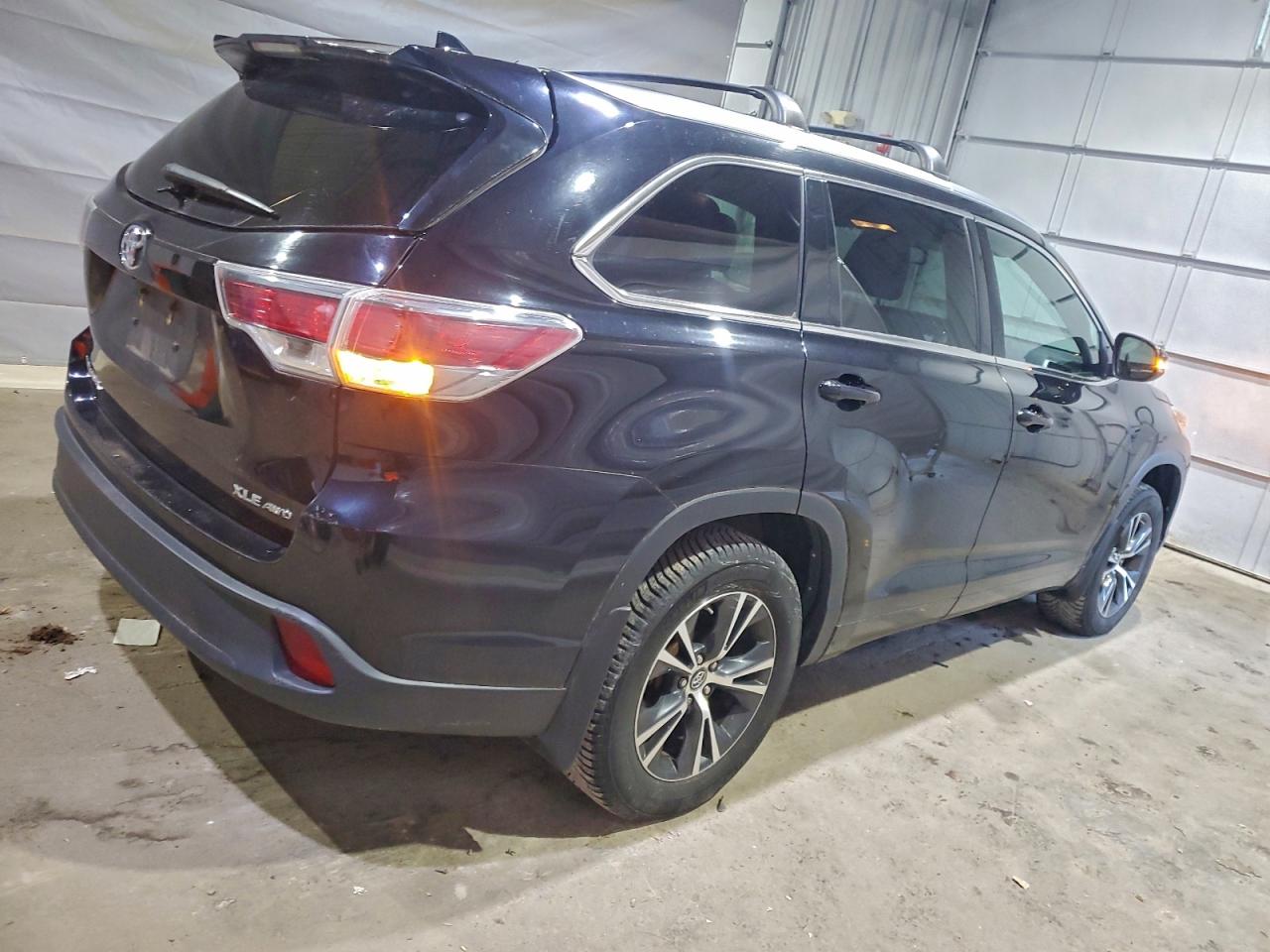 TOYOTA HIGHLANDER XLE