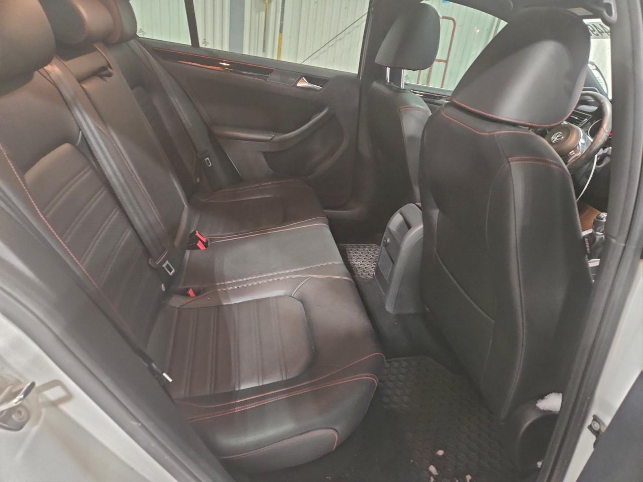 VOLKSWAGEN JETTA GLI