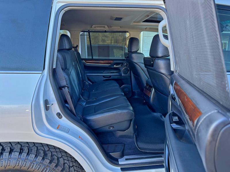 2017 LEXUS LX 570 #3308237231