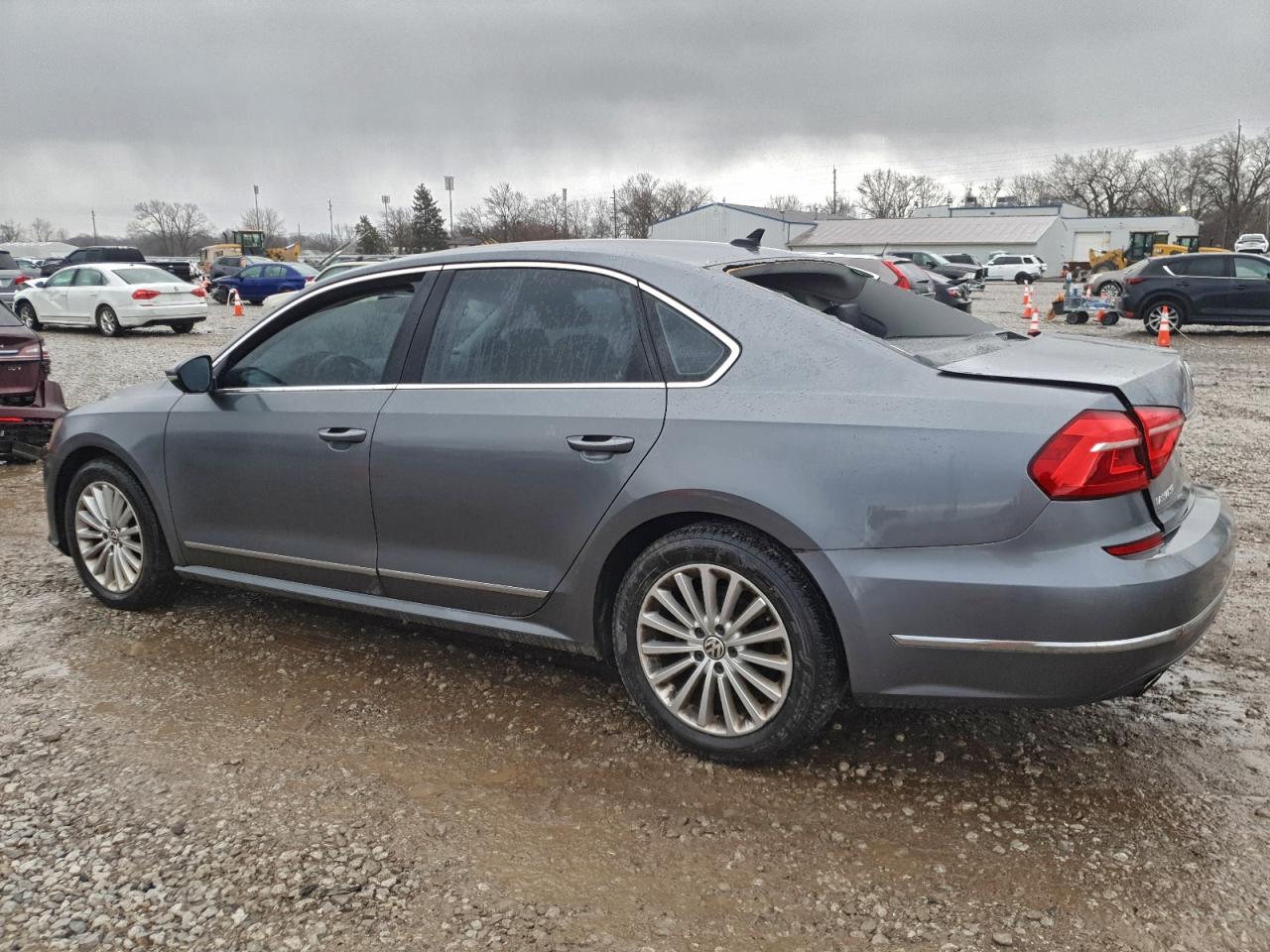 Lot #3312427665 2016 VOLKSWAGEN PASSAT SE