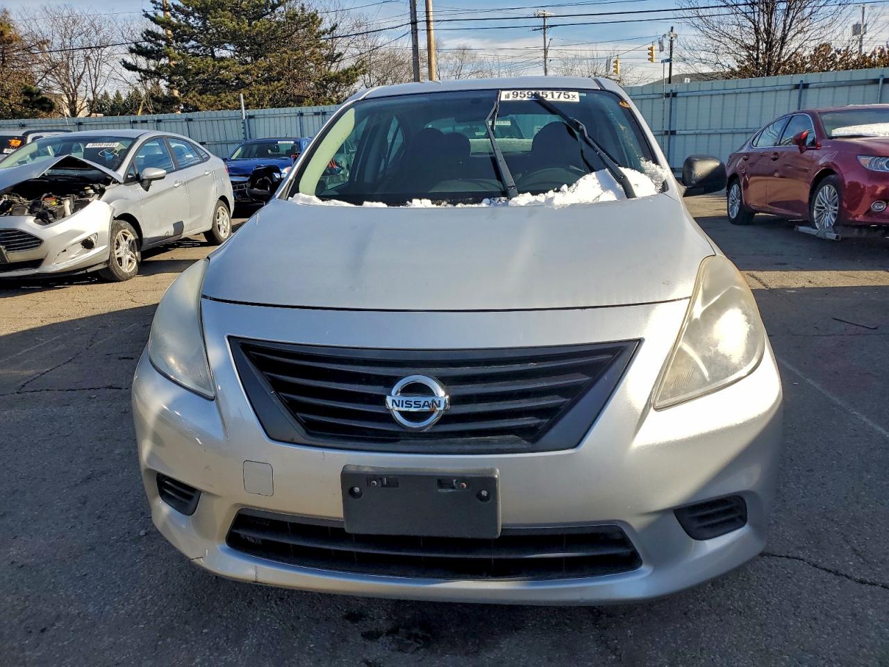NISSAN VERSA S