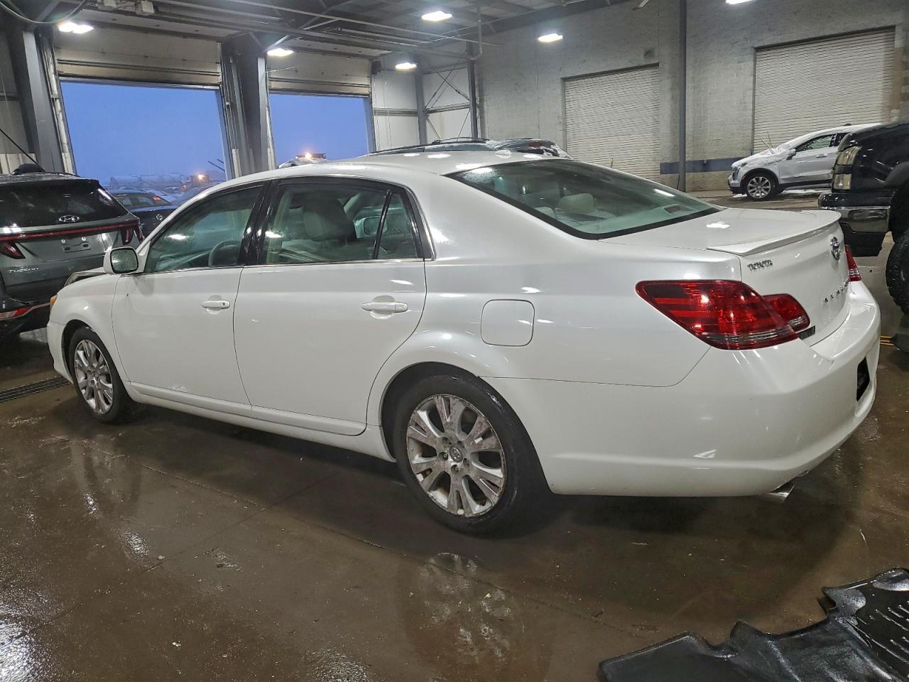 TOYOTA AVALON XL