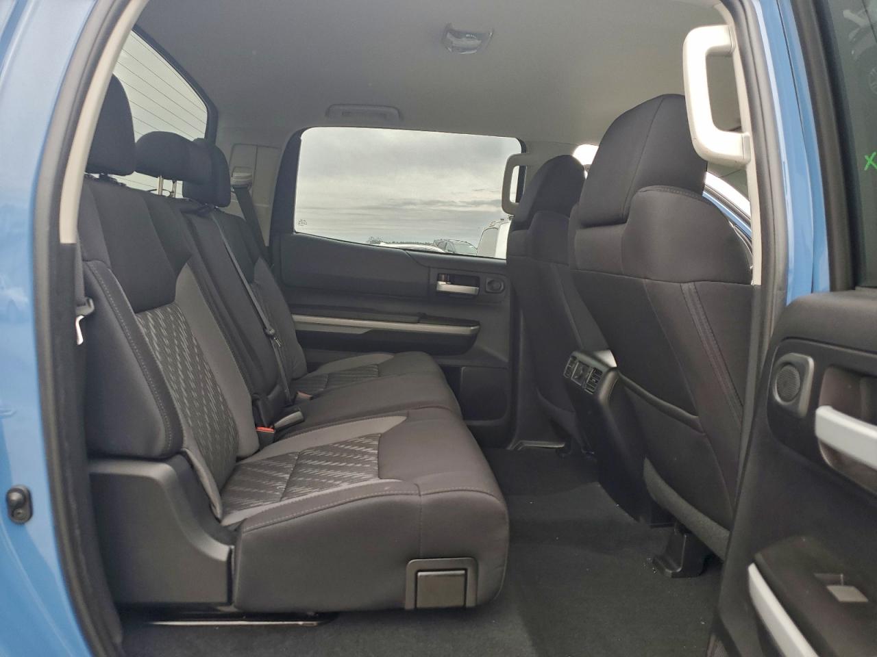 TOYOTA TUNDRA CREWMAX SR5