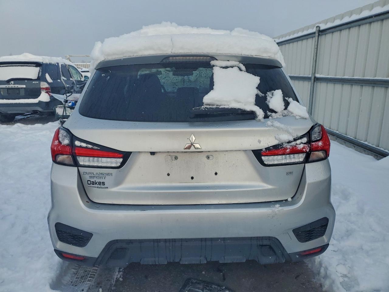 MITSUBISHI OUTLANDER SE
