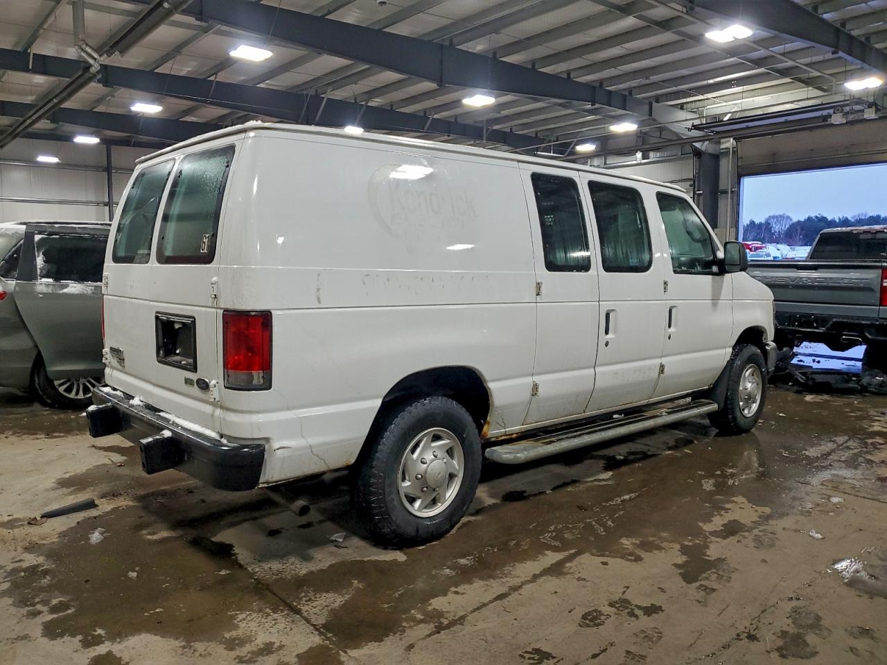 FORD ECONOLINE E250 VAN
