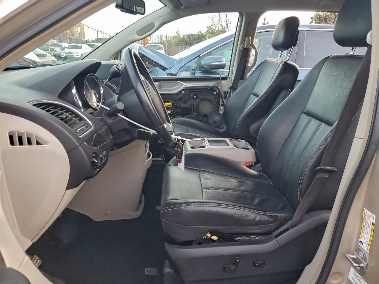 CHRYSLER TOWN & COUNTRY TOURING