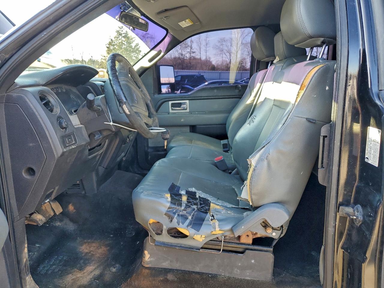 FORD F-150 SUPER CAB