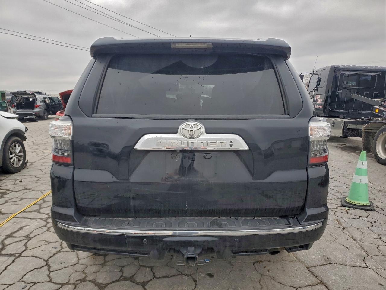 TOYOTA 4RUNNER SR5/SR5 PREMIUM