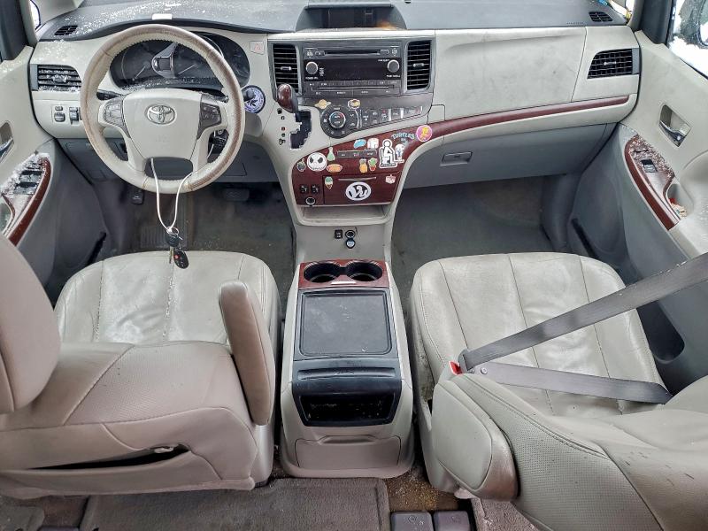 2013 TOYOTA SIENNA XLE #3309627096