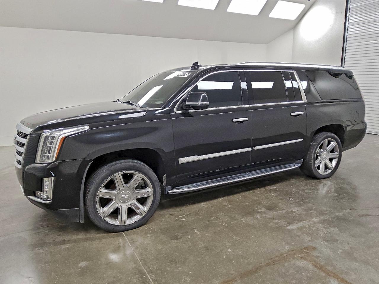 CADILLAC ESCALADE ESV LUXURY
