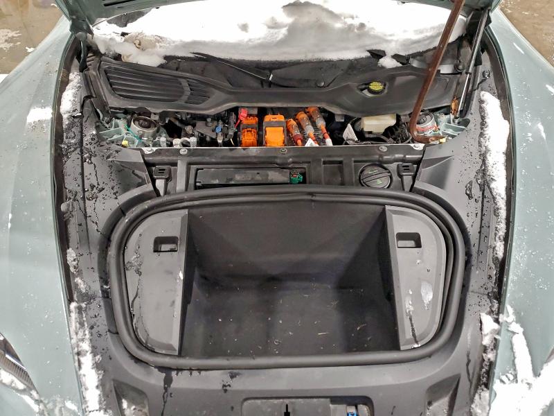 2025 PORSCHE TAYCAN #3311578766