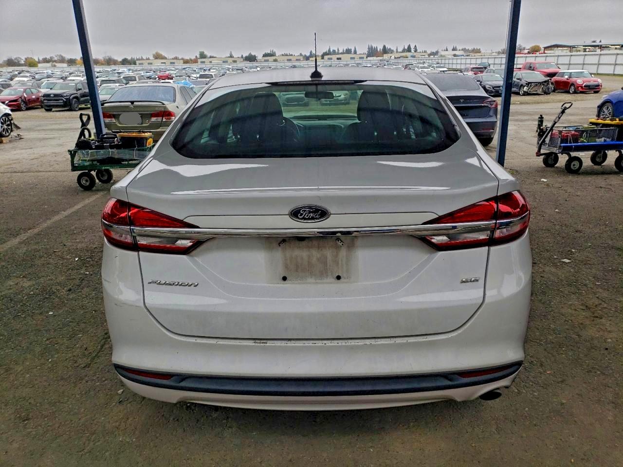 FORD FUSION SE