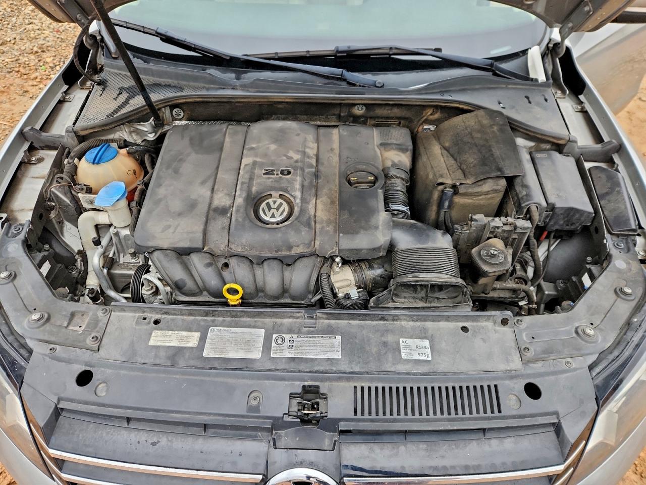 VOLKSWAGEN PASSAT SE