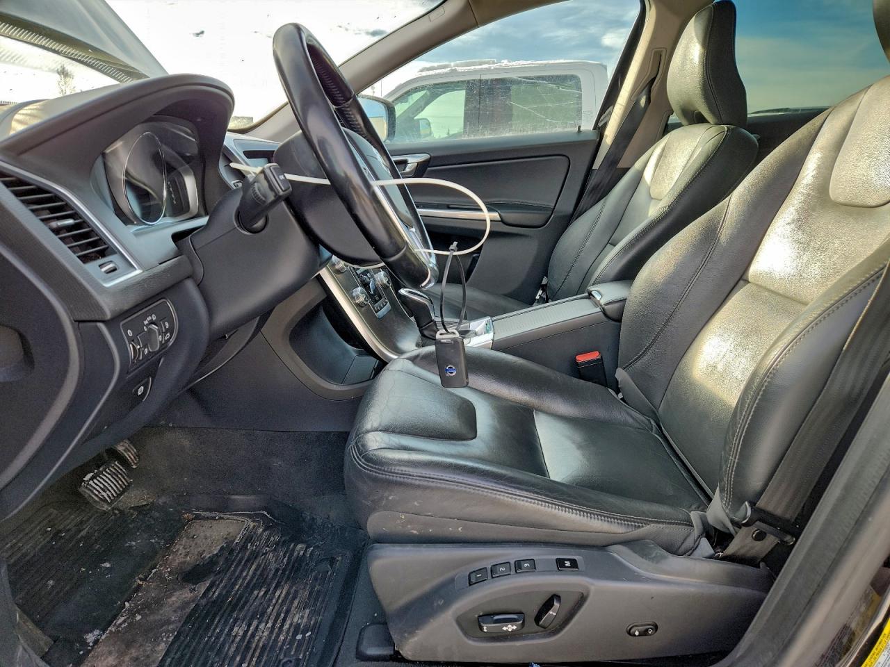 VOLVO XC60 T5 PREMIER