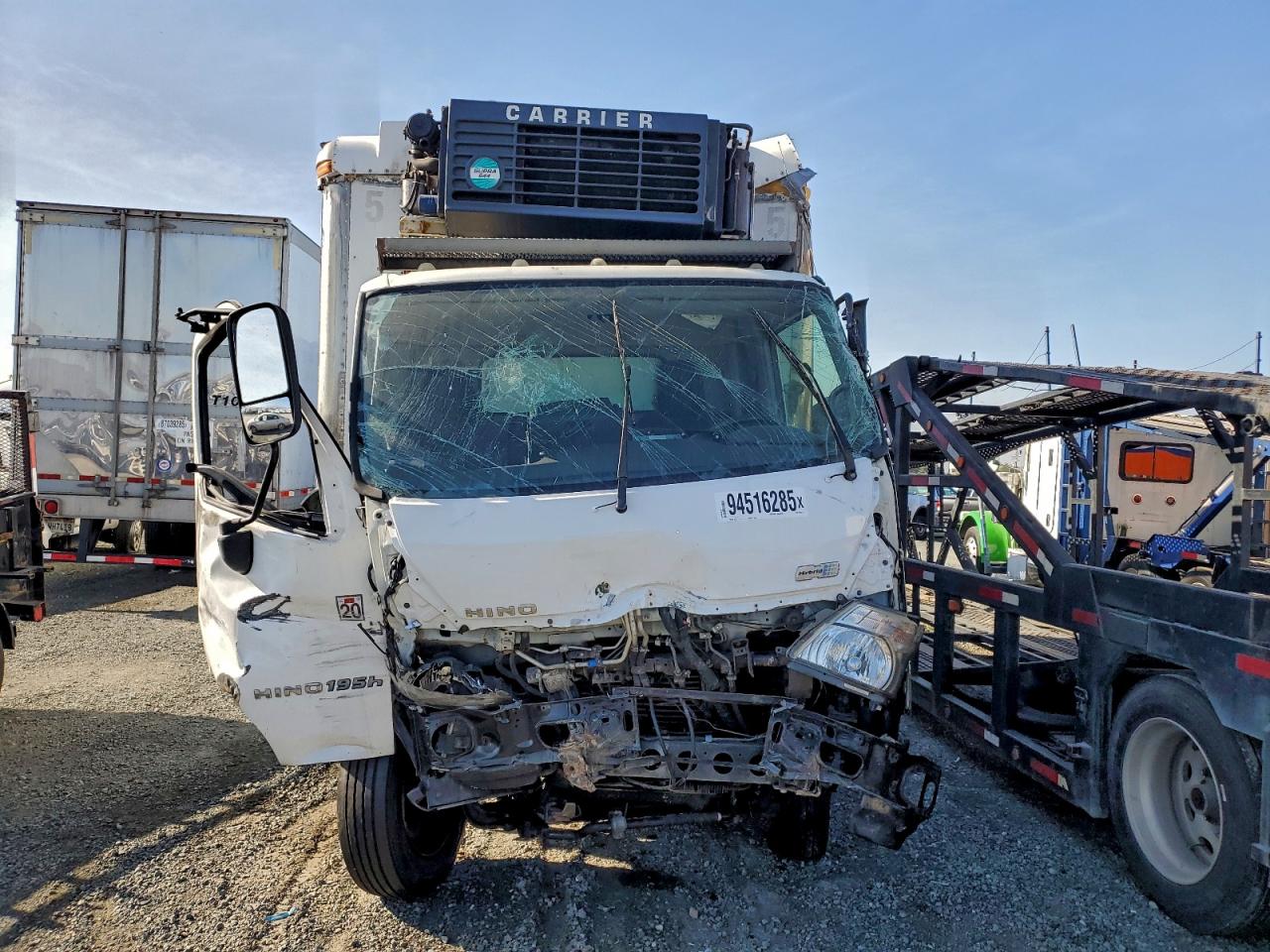 Lot #3302820930 2016 HINO 195