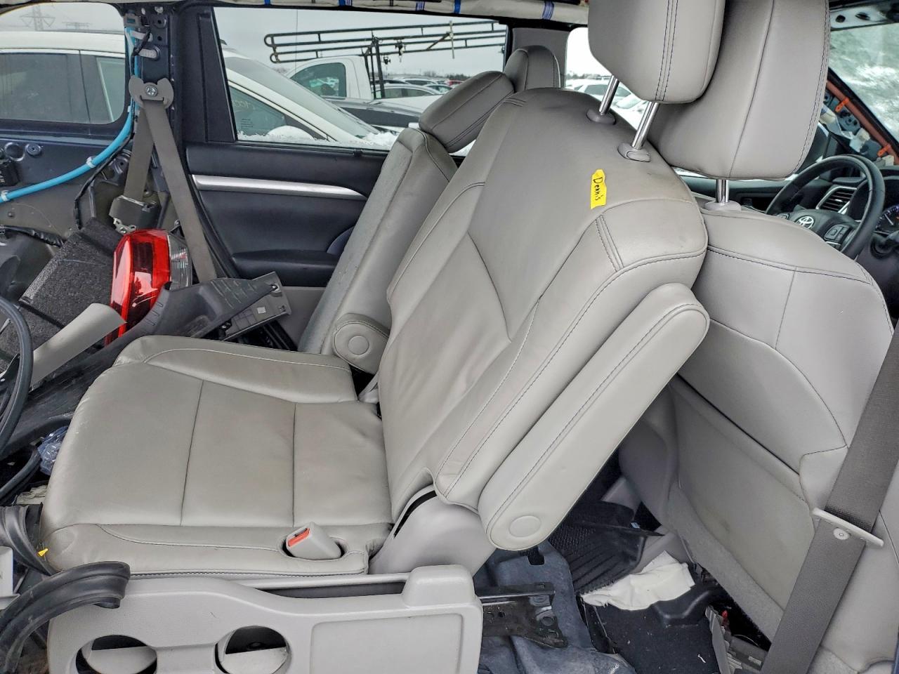 TOYOTA HIGHLANDER SE