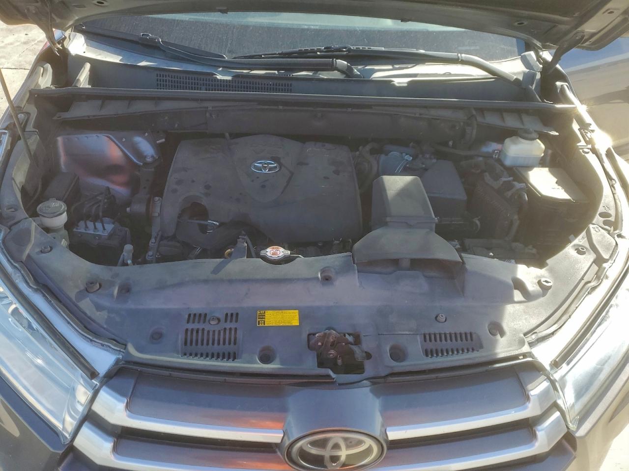 Lot #3311725247 2019 TOYOTA HIGHLANDER