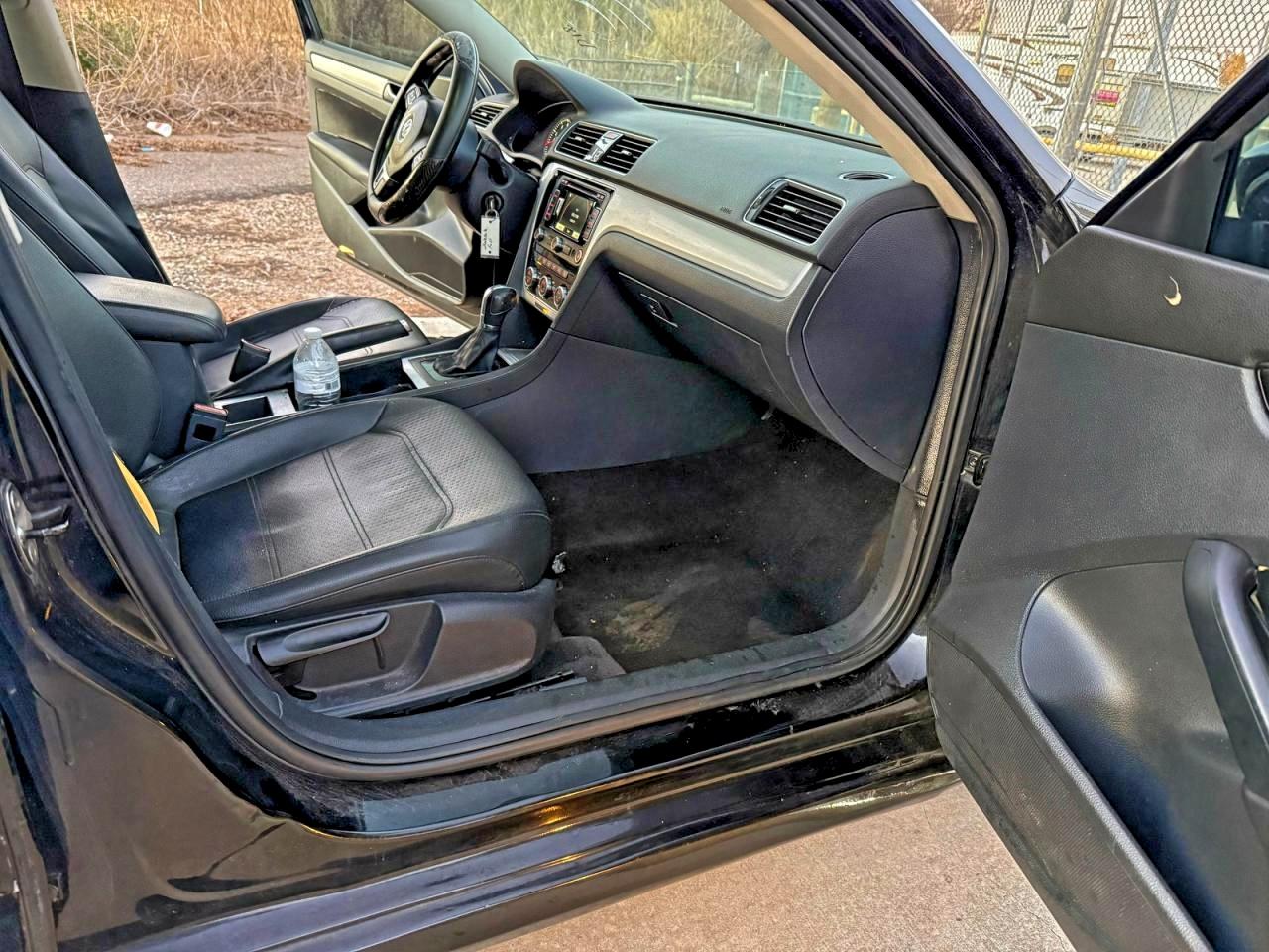 Lot #3311456243 2012 VOLKSWAGEN PASSAT SE