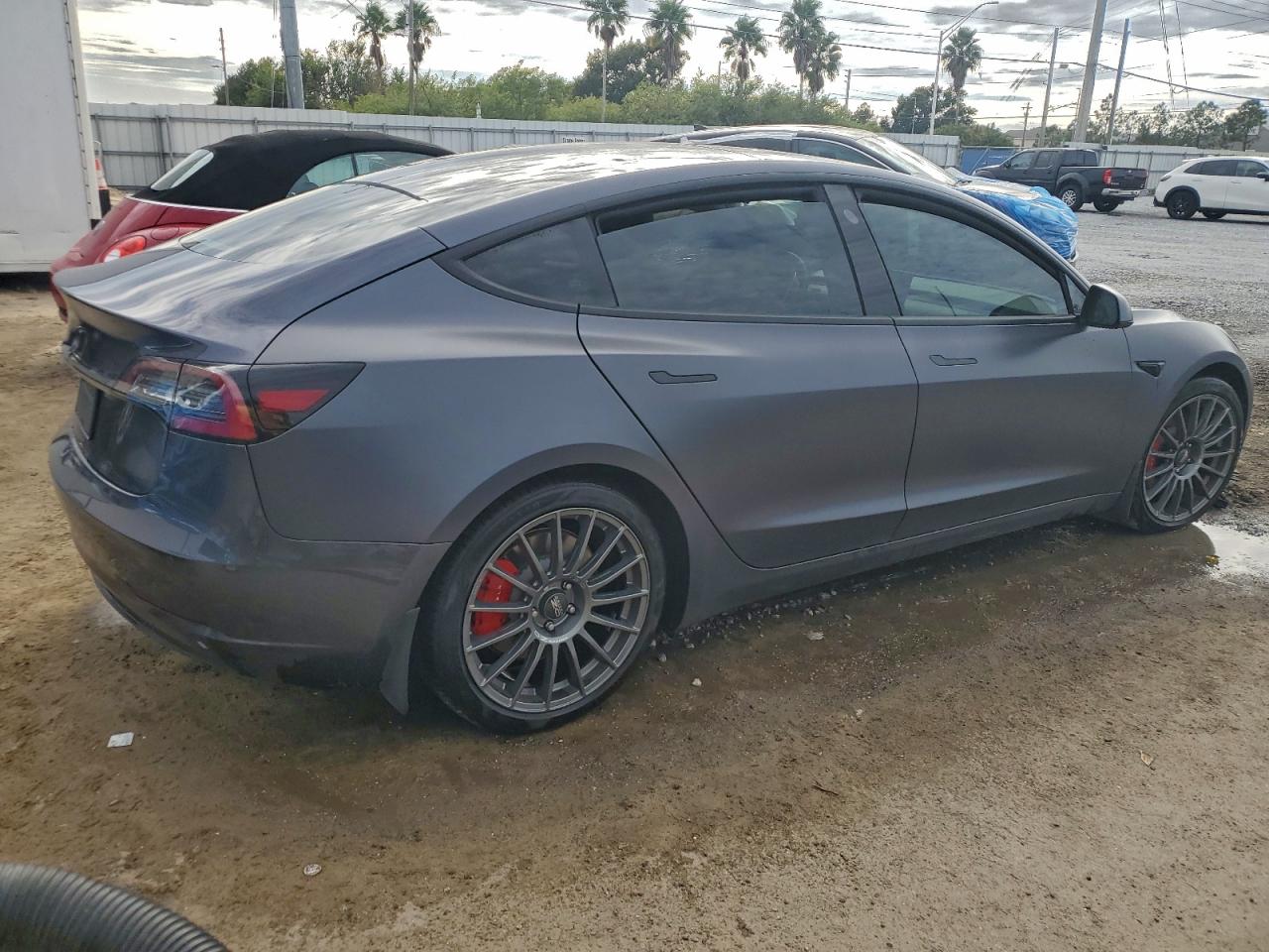 TESLA MODEL 3
