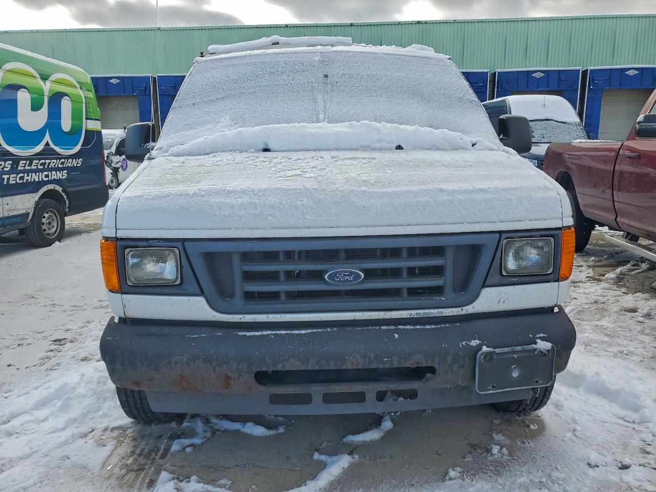 Lot #3310322003 2005 FORD E150
