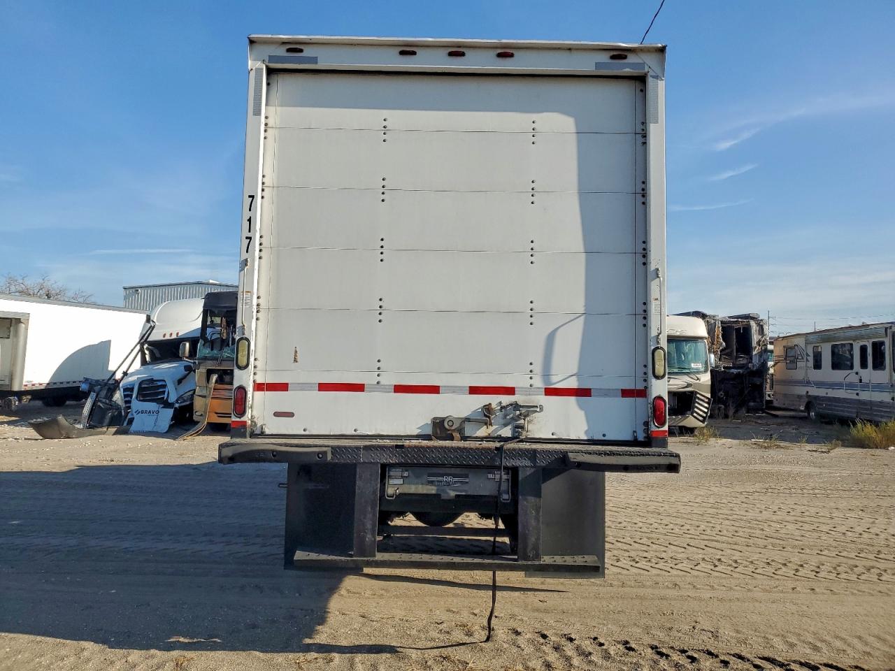 Lot #3305308318 2012 HINO 258/268