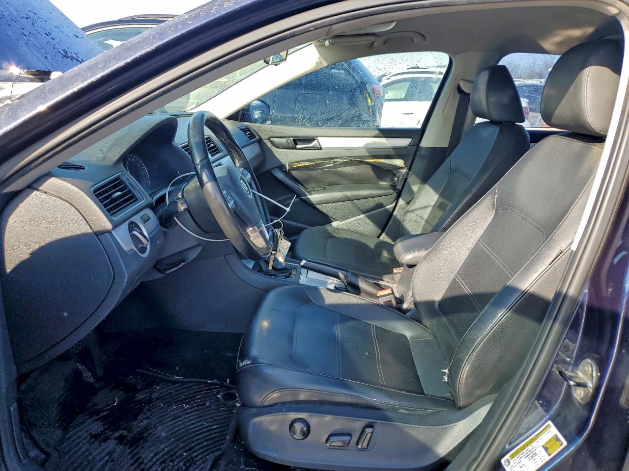 VOLKSWAGEN PASSAT SE