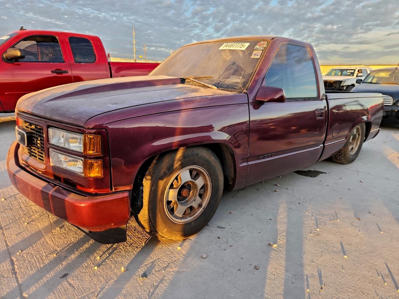 Lot #3304890572 1997 CHEVROLET GMT-400 C1