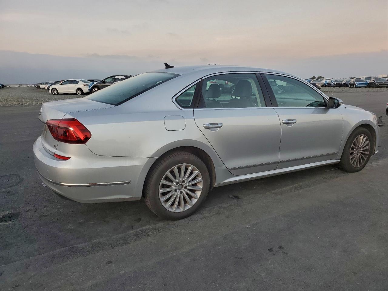 Lot #3309389980 2017 VOLKSWAGEN PASSAT SE