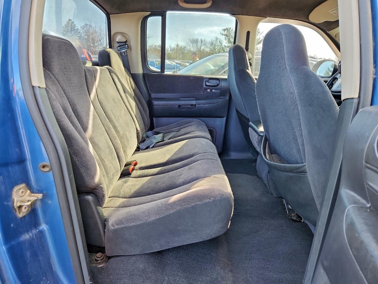 Lot #3311622218 2002 DODGE DAKOTA QUA